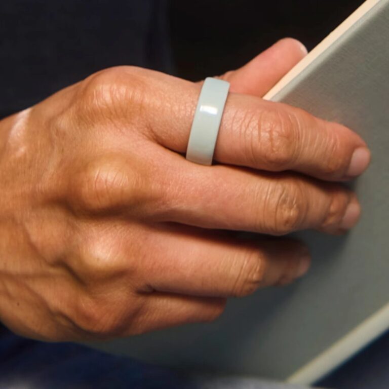 Oura Ring 4 Ceramic Tide